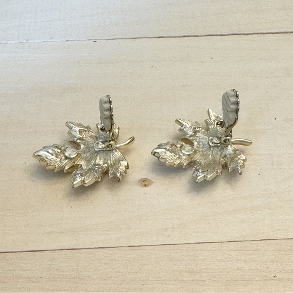 Two Toned Sarah Coventry Vintage Leaf Maple Fall Autumn Pin Brooch - Picture 7 of 10